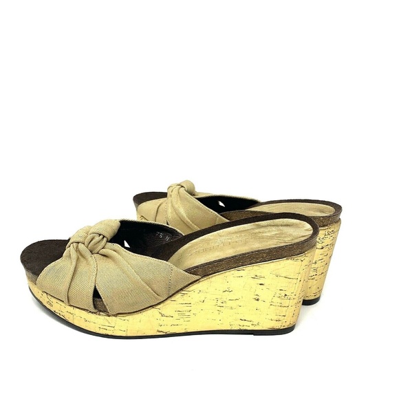 Donald J Pliner Metallic Gold Knot Wedges 7.5N - Picture 3 of 8